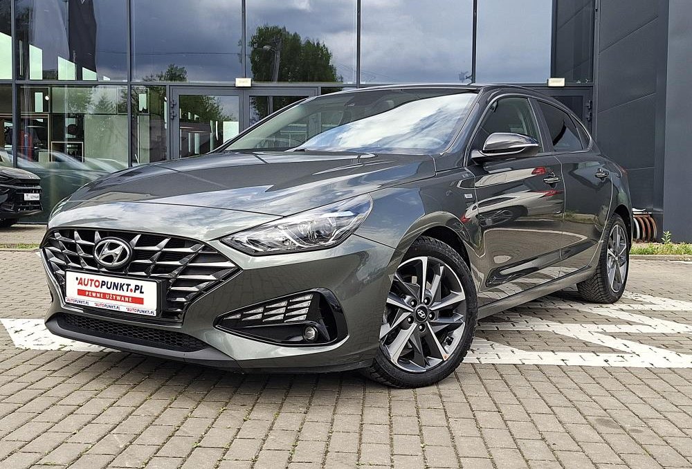 i30