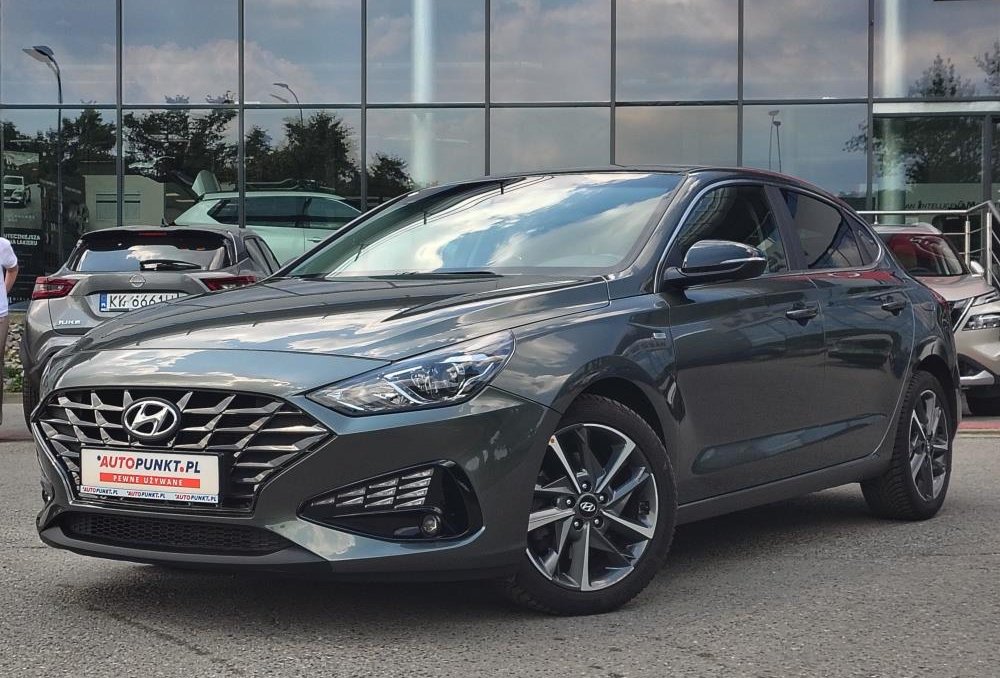 i30