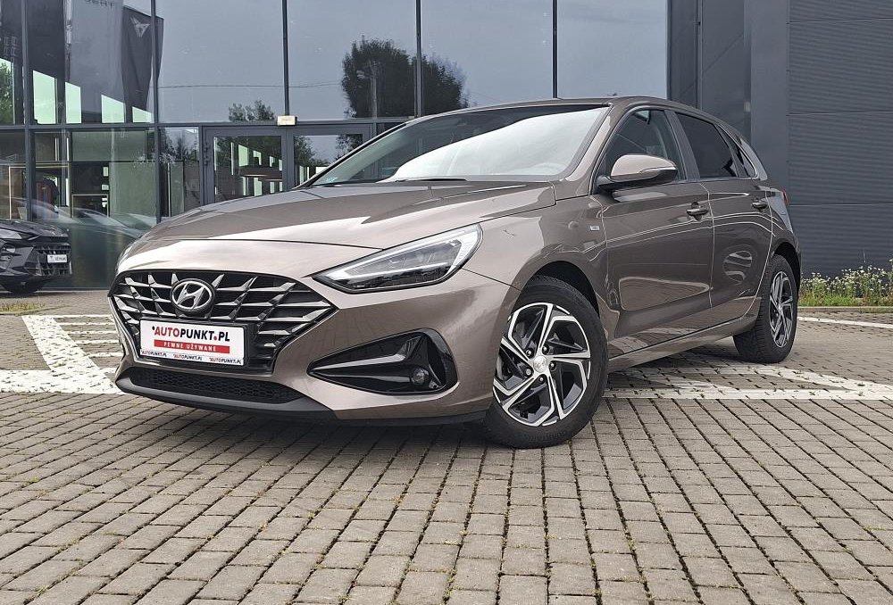 i30