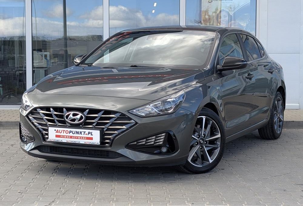 i30