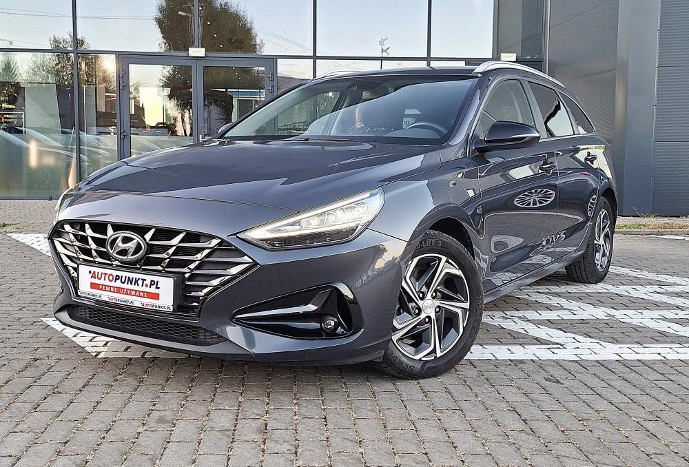 i30